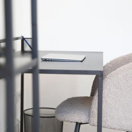 Palais Passy~Design Suite Mit Ausblick Im Zentrum Wiesbaden Esterno foto