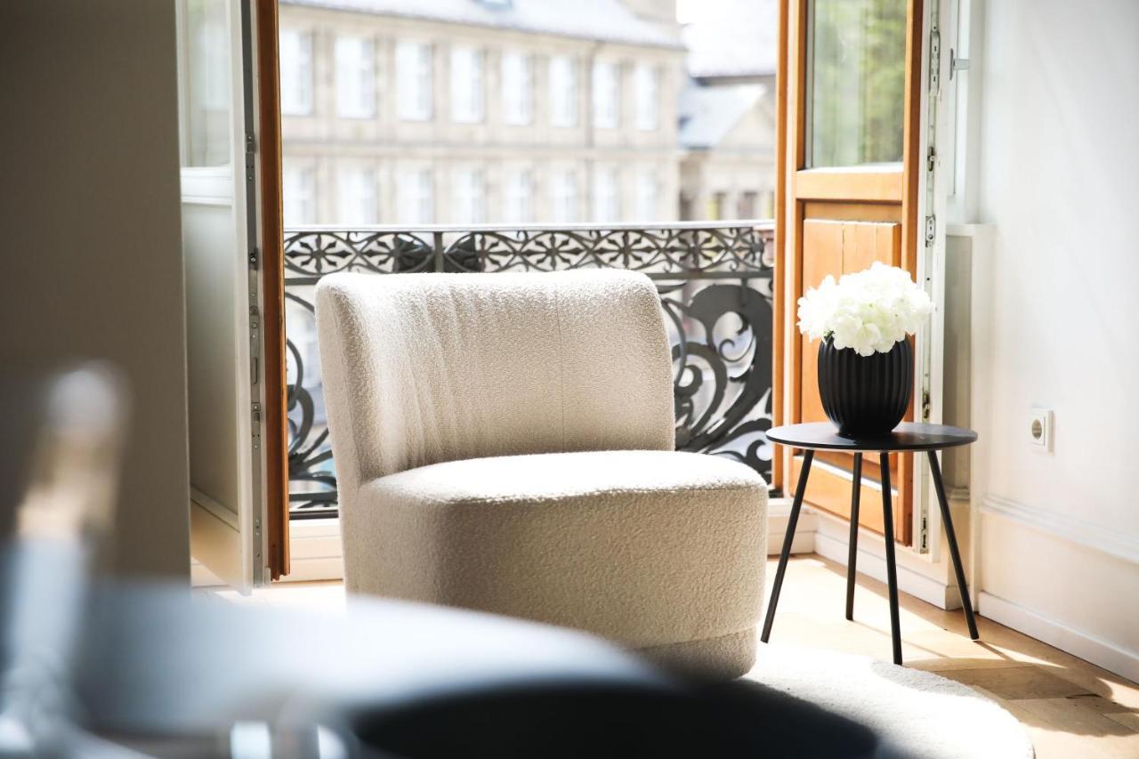 Palais Passy~Design Suite Mit Ausblick Im Zentrum Wiesbaden Esterno foto