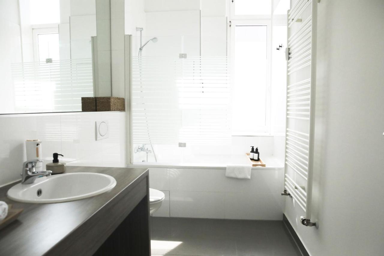 Palais Passy~Design Suite Mit Ausblick Im Zentrum Wiesbaden Esterno foto