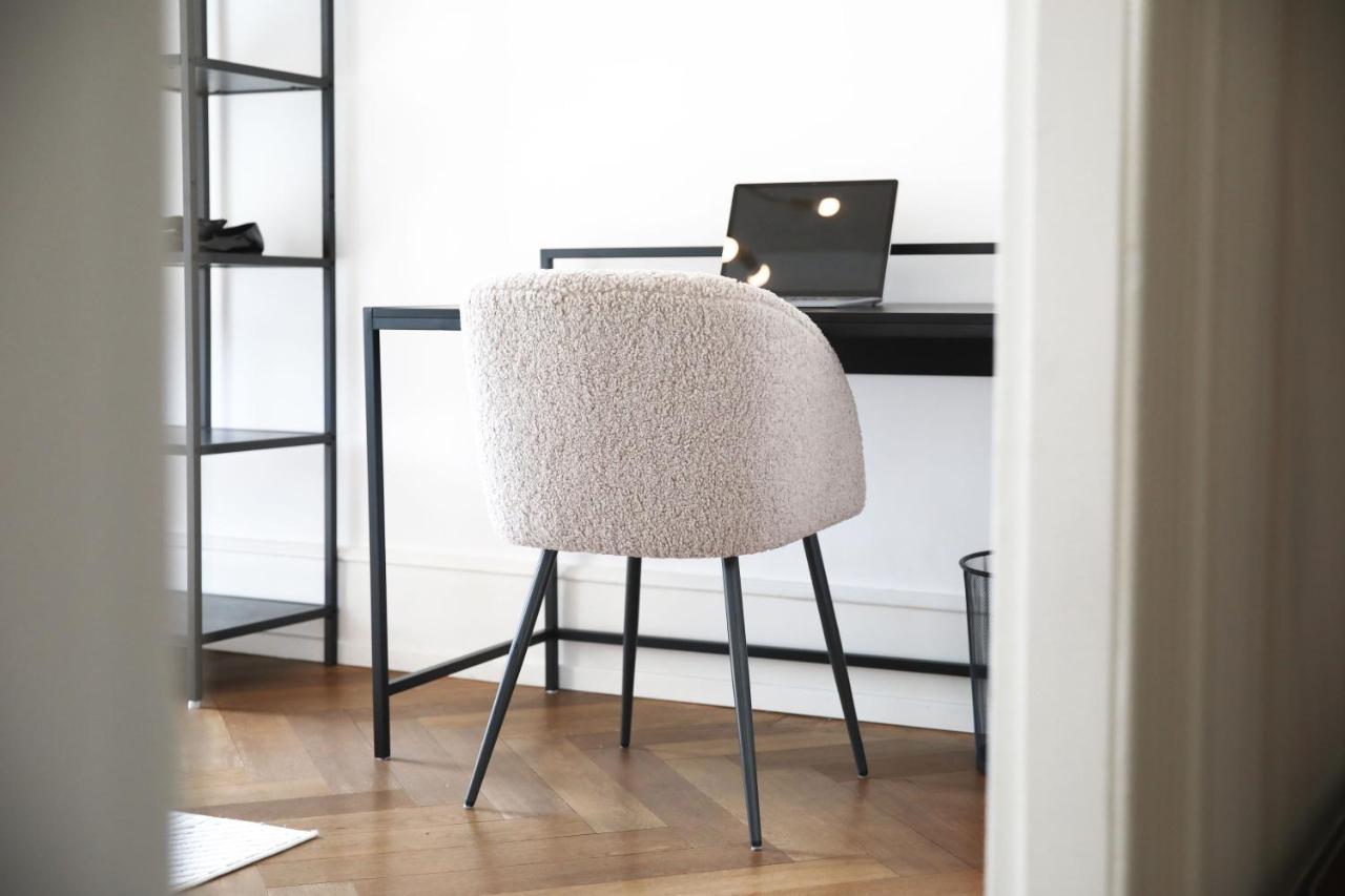 Palais Passy~Design Suite Mit Ausblick Im Zentrum Wiesbaden Esterno foto