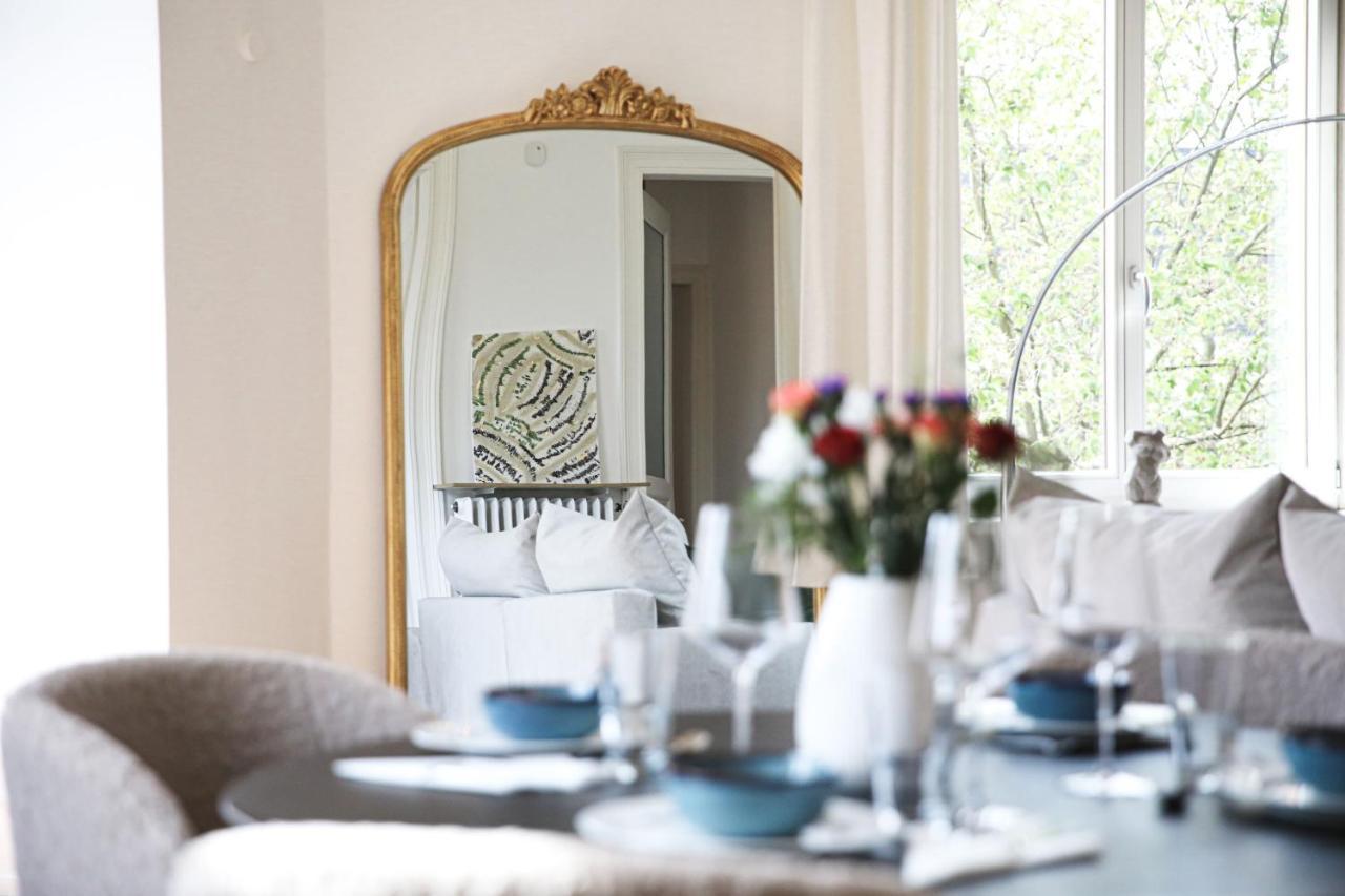 Palais Passy~Design Suite Mit Ausblick Im Zentrum Wiesbaden Esterno foto