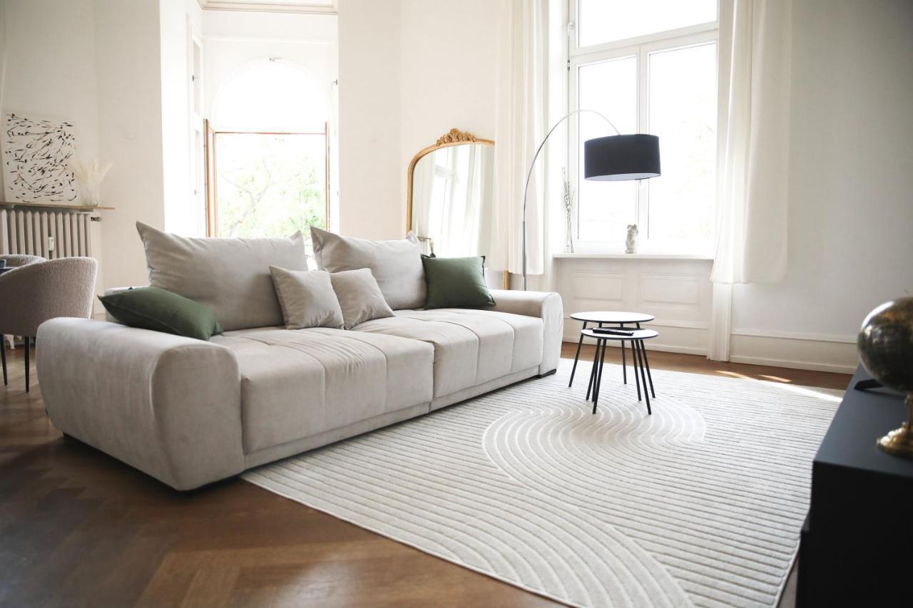Palais Passy~Design Suite Mit Ausblick Im Zentrum Wiesbaden Esterno foto