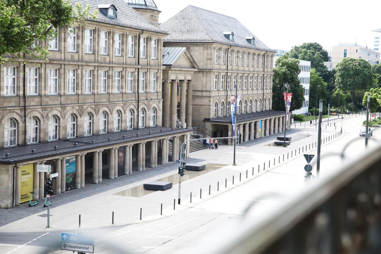 Palais Passy~Design Suite Mit Ausblick Im Zentrum Wiesbaden Esterno foto