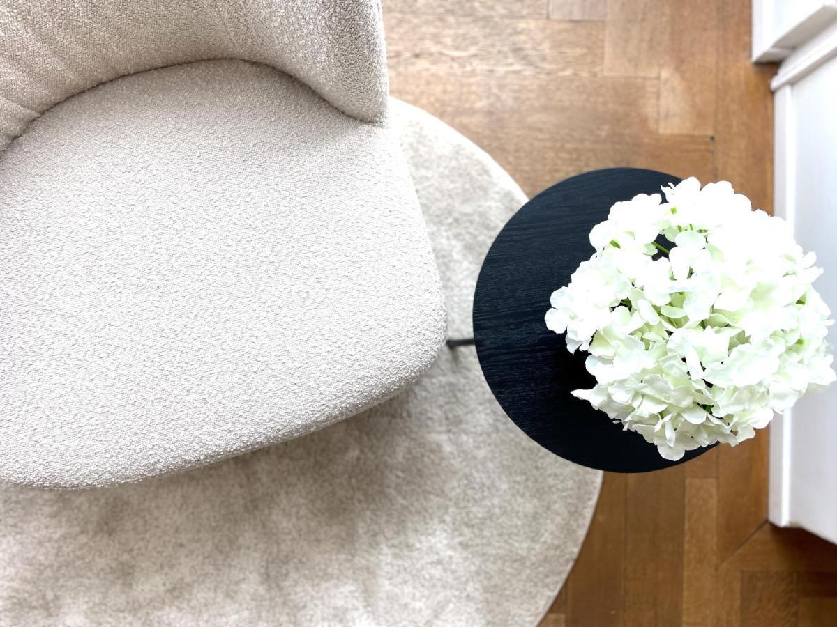 Palais Passy~Design Suite Mit Ausblick Im Zentrum Wiesbaden Esterno foto