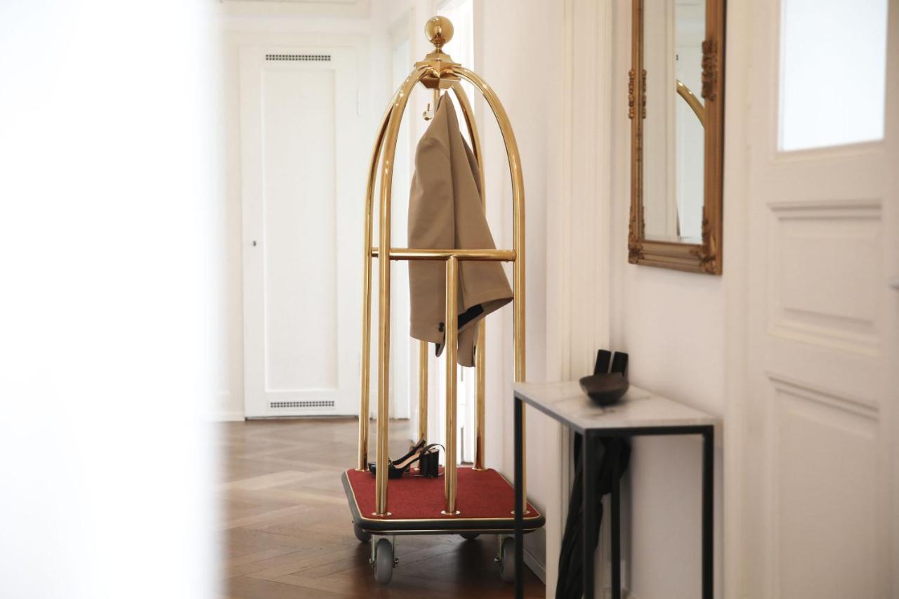 Palais Passy~Design Suite Mit Ausblick Im Zentrum Wiesbaden Esterno foto