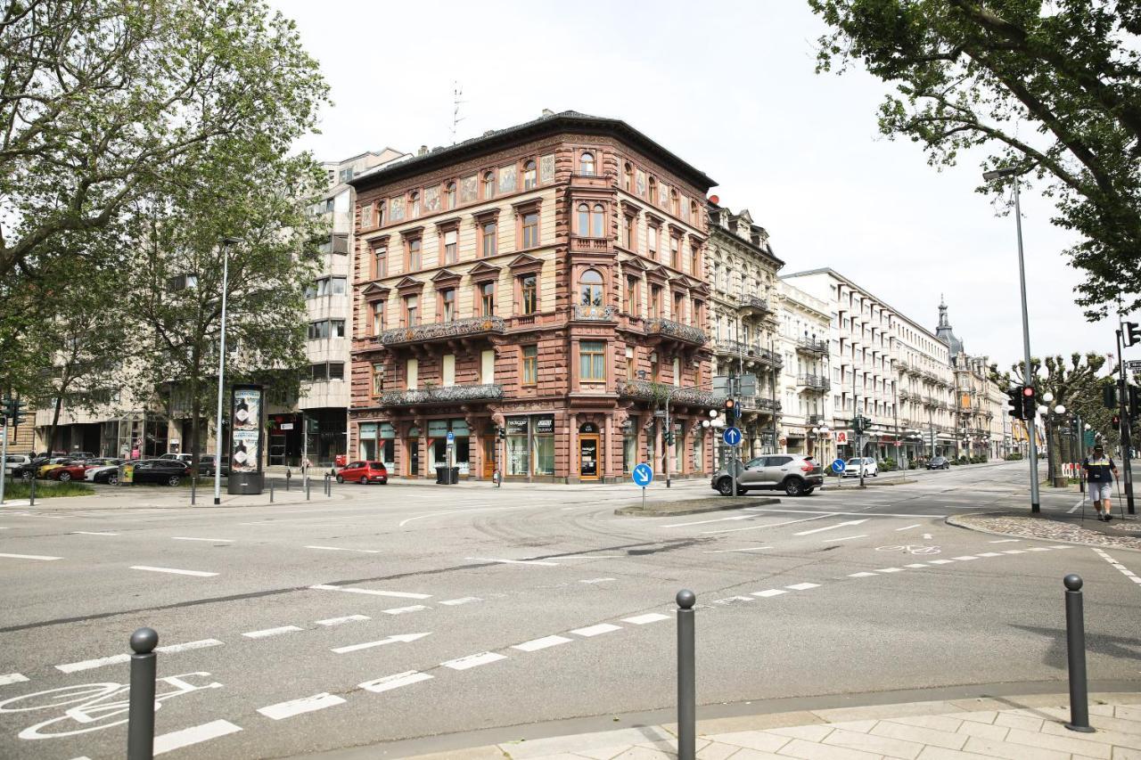 Palais Passy~Design Suite Mit Ausblick Im Zentrum Wiesbaden Esterno foto